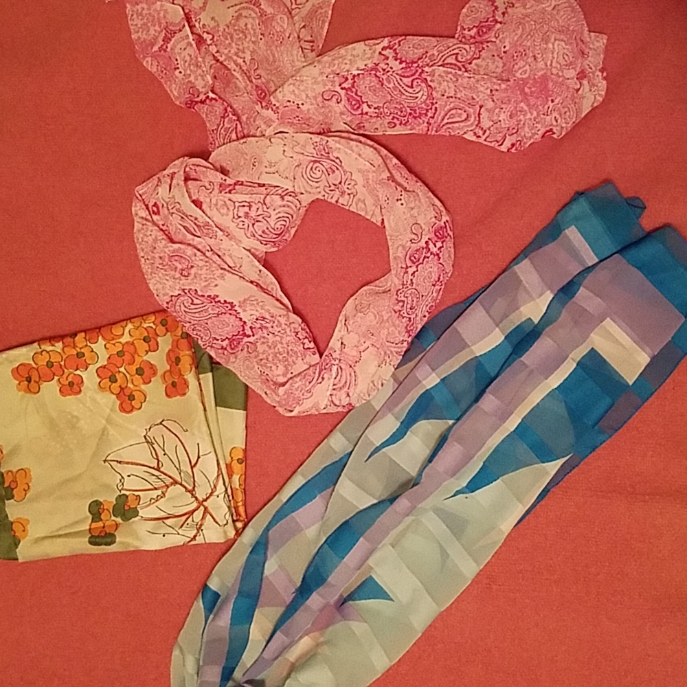 Bundle of 3 scarves